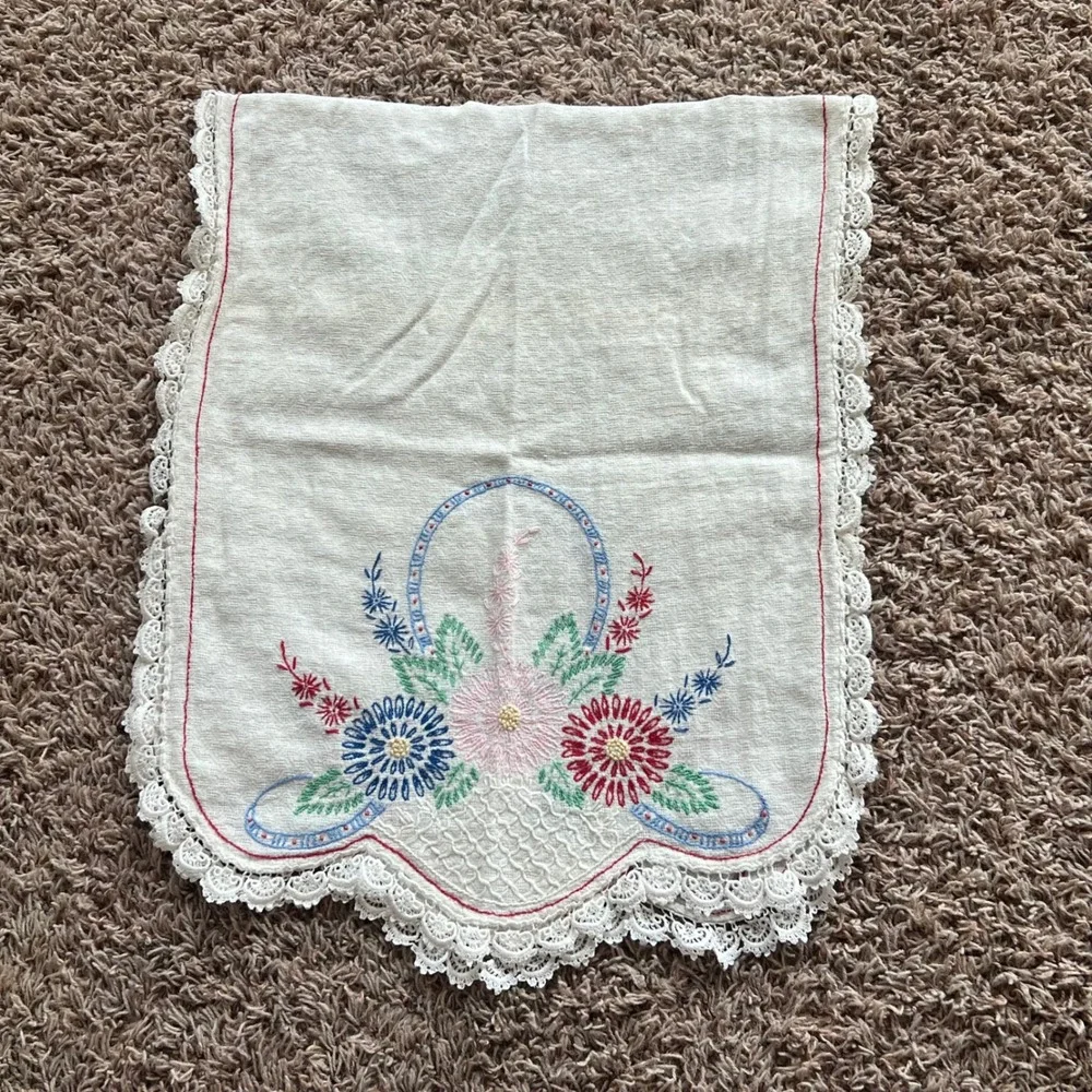Vintage Hand Embroidered Linen Table Runner Floral Lace Trim Cottagecore 42 Inch